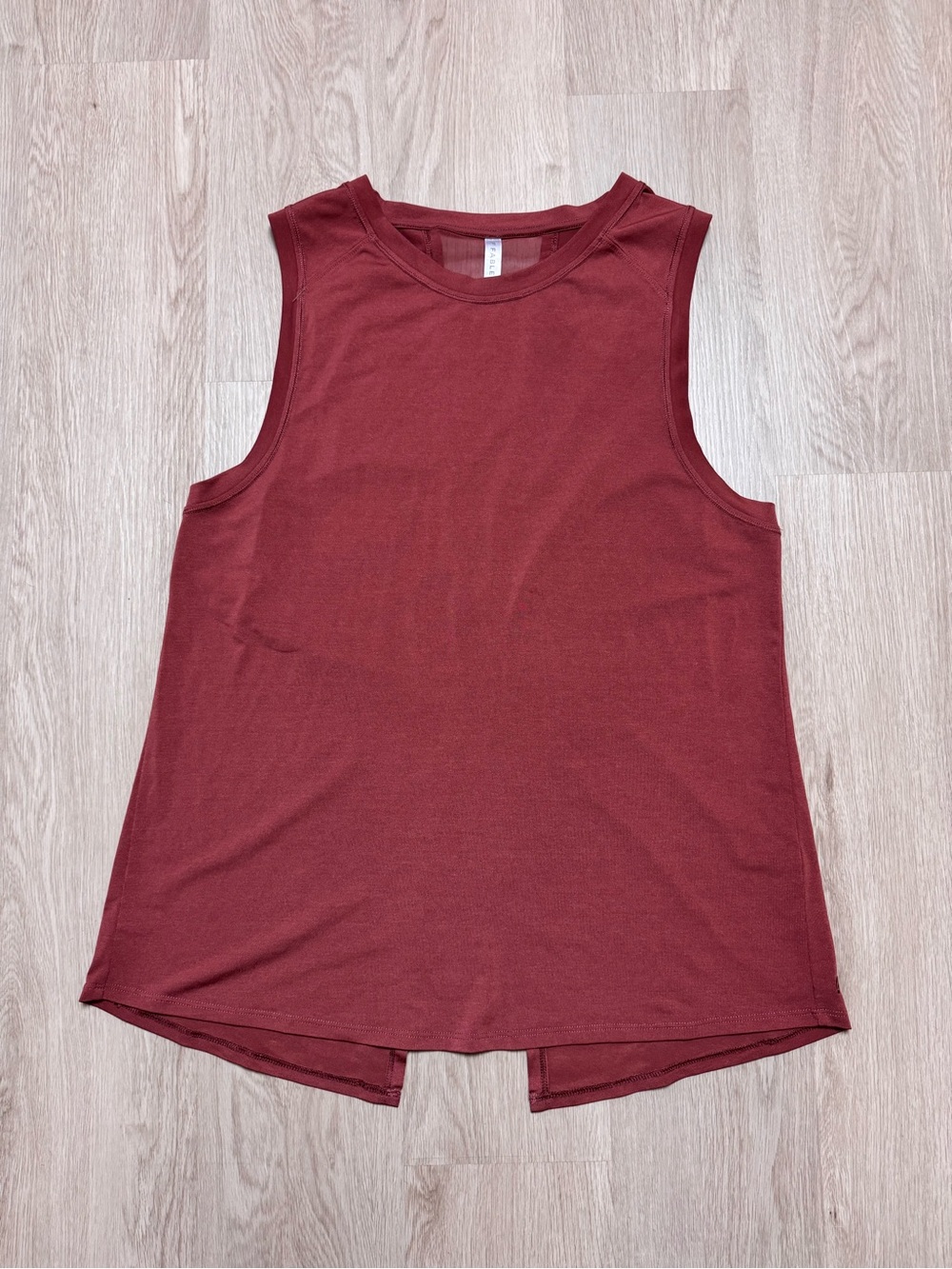 Fabletics Women's Sleeveless Tank Top in Burgundy